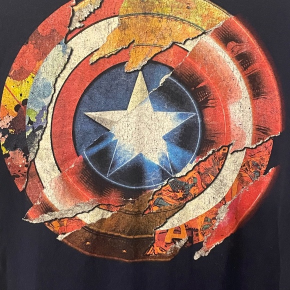 Marvel Captain America distressed shield graphic t-shirt (size Large) - Picture 2 of 4